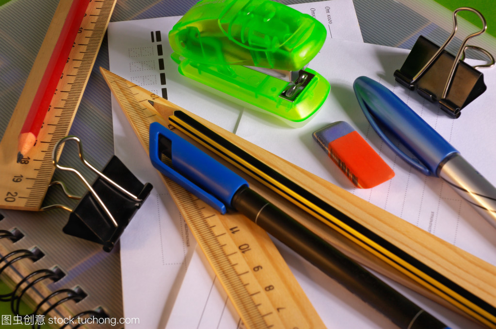 辦公日用，雙軌并行 效率與生活的完美融合